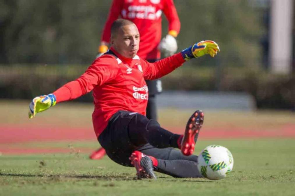 Eloy Room: Portero que juega con la selección de Curazao y milita en el PSV de Holanda. En fase de grupos se medirá al Barcelona, Tottenham e Inter.