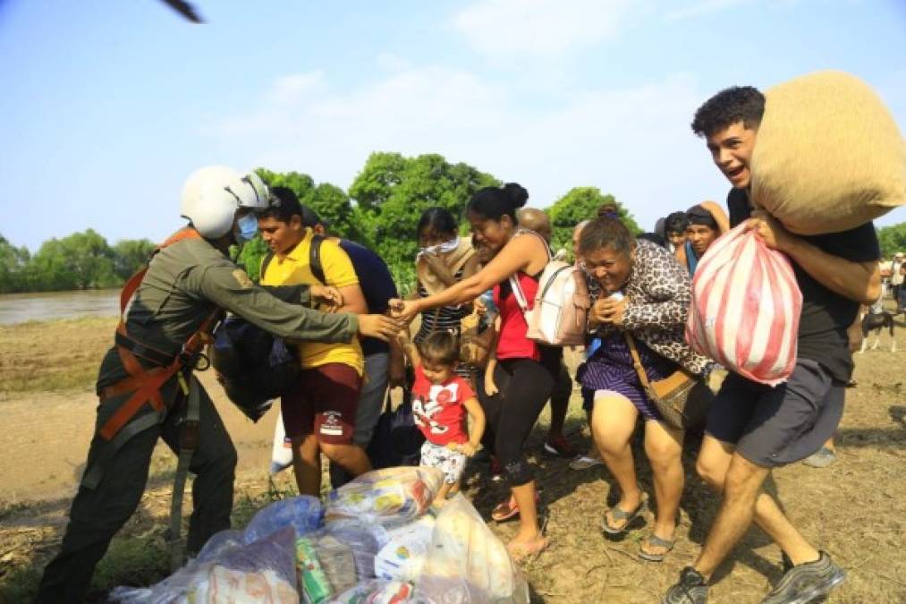 Las estadísticas oficiales incluyen 73.647 personas evacuadas y más de 39.000 recolocadas temporalmente en más de 300 albergues habilitados por las autoridades.<br/>