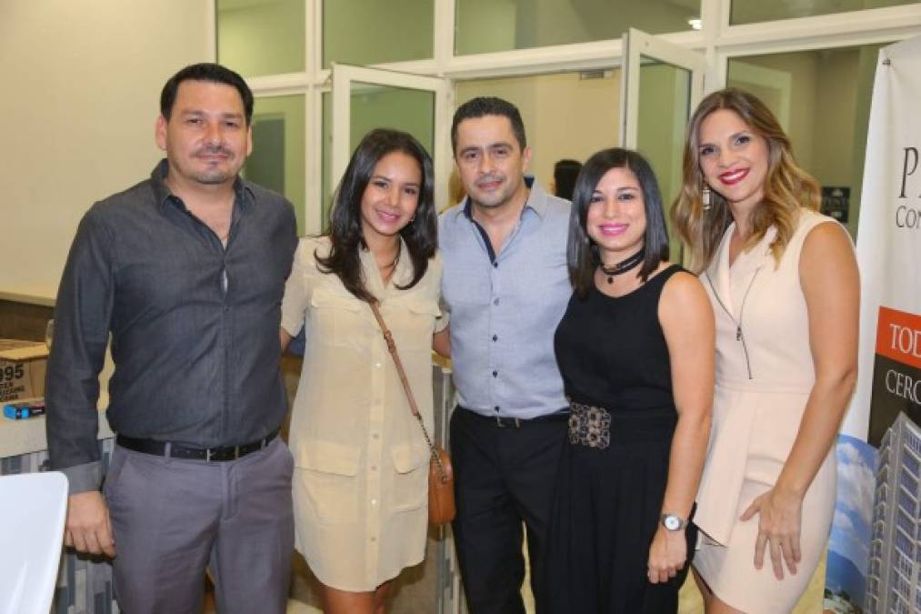 Félix Rivera, Carmen Morales, Roberto Flores, Patricia Zúniga y Alejandra Barletta.