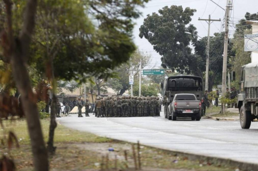 Los efectivos estaban listos para reaccionar ante cualquier eventualidad.