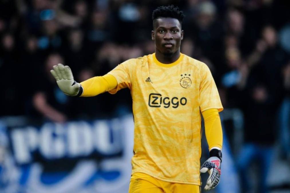 El diario Marca informa que el portero camerunés André Onana estaría dispuesto a abandonar el Ajax este mismo mercado de fichajes. El guardameta considera que su ciclo en el conjunto de la capital neerlandesa ha concluido. Y su próximo destino podría ser la Premier y el conjunto que más está invirtiendo este verano es el Chelsea.