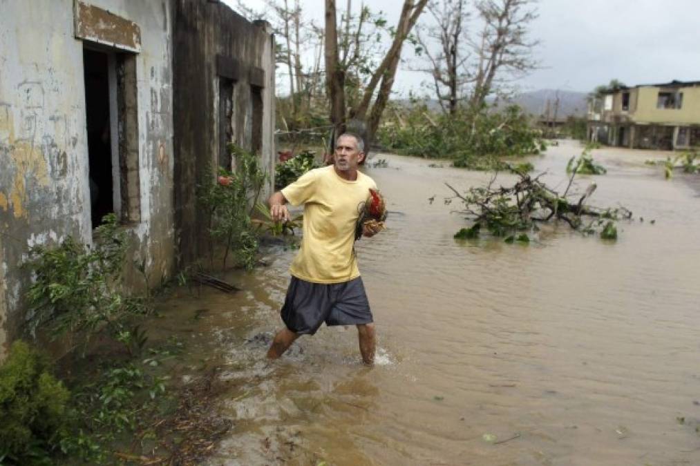 'Muchas partes de San Juan están completamente inundadas (...) La devastación está tocando los cuatro puntos cardinales', precisó la alcaldesa.