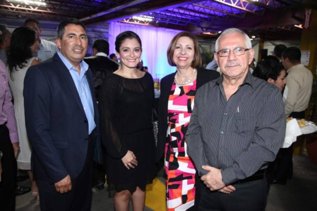 Pedro Villalobos, Jessica Saravia, Norma Frank y Óscar Salcedo.