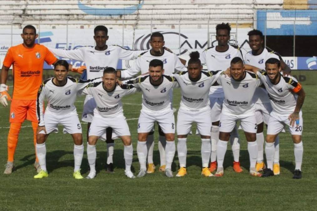 Este fue el equipo titular del Honduras Progreso. El cuadro progreseño llegó con muchos problemas ya que durante la semana estuvieron en huelga por la falta de pago.