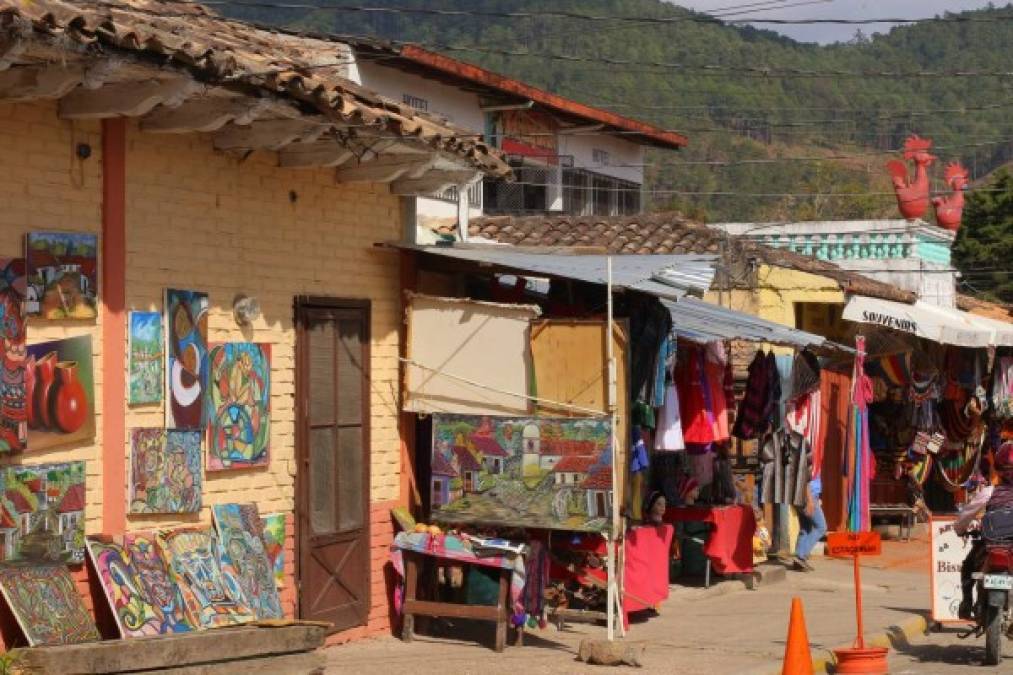 Valle de Ángeles es un hermoso lugar conocido por su gente amable, un clima y entorno natural envidiable, lleno de tradiciones y cultura sin igual.