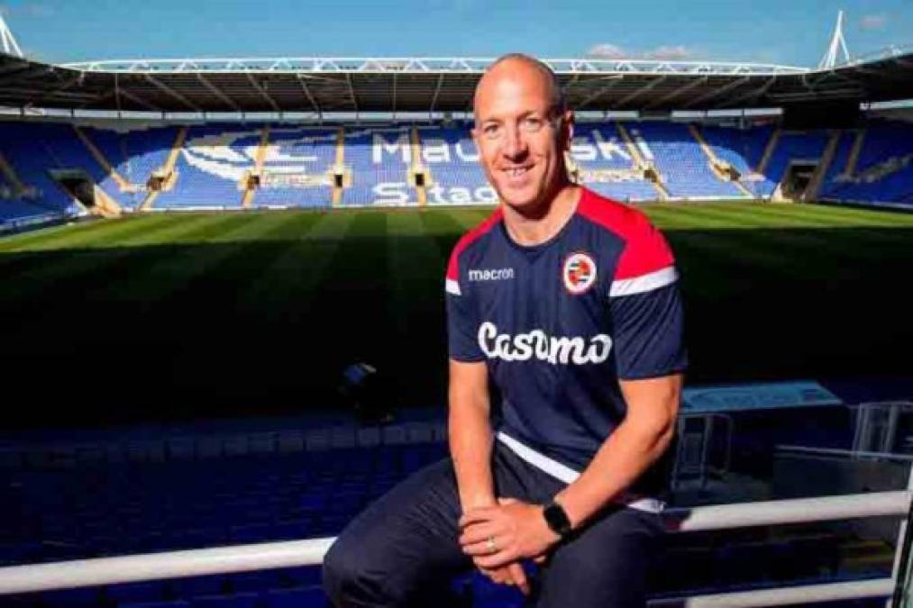 El Reading de Inglaterra ha fichado al mediocentro escocés Charlie Adam , llega como agente libre. Firma por una temporada.