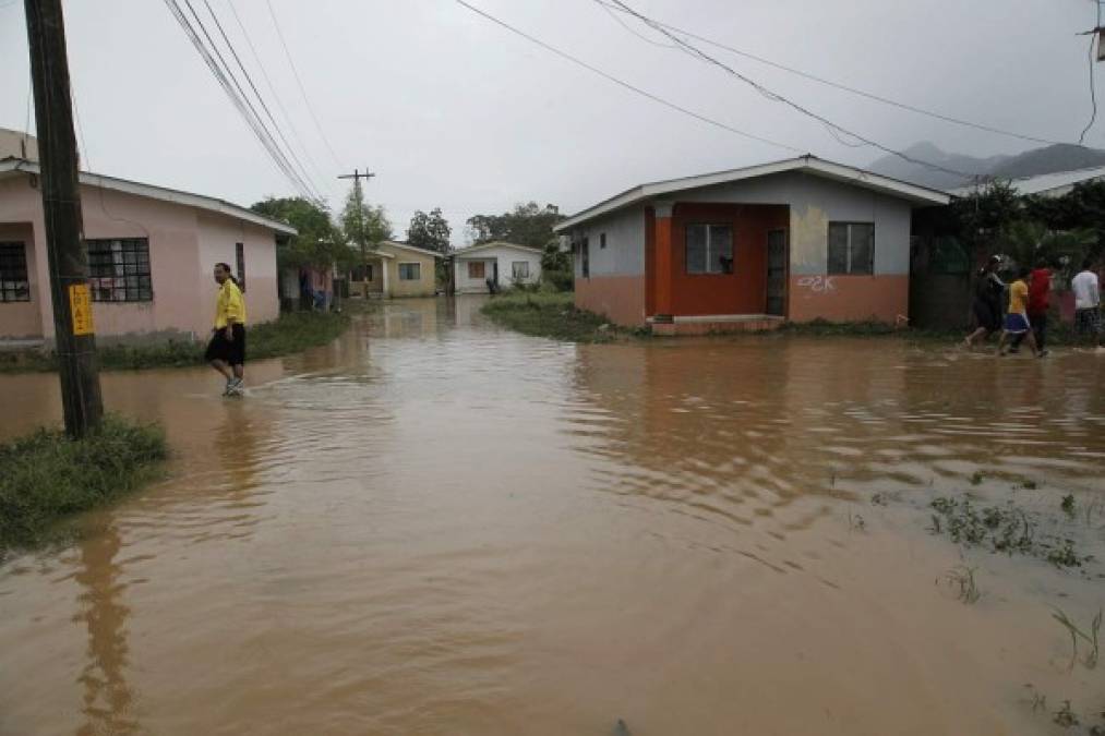 Muchas comunidades de La Ceiba fueron inundadas debido a las fuertes lluvias.