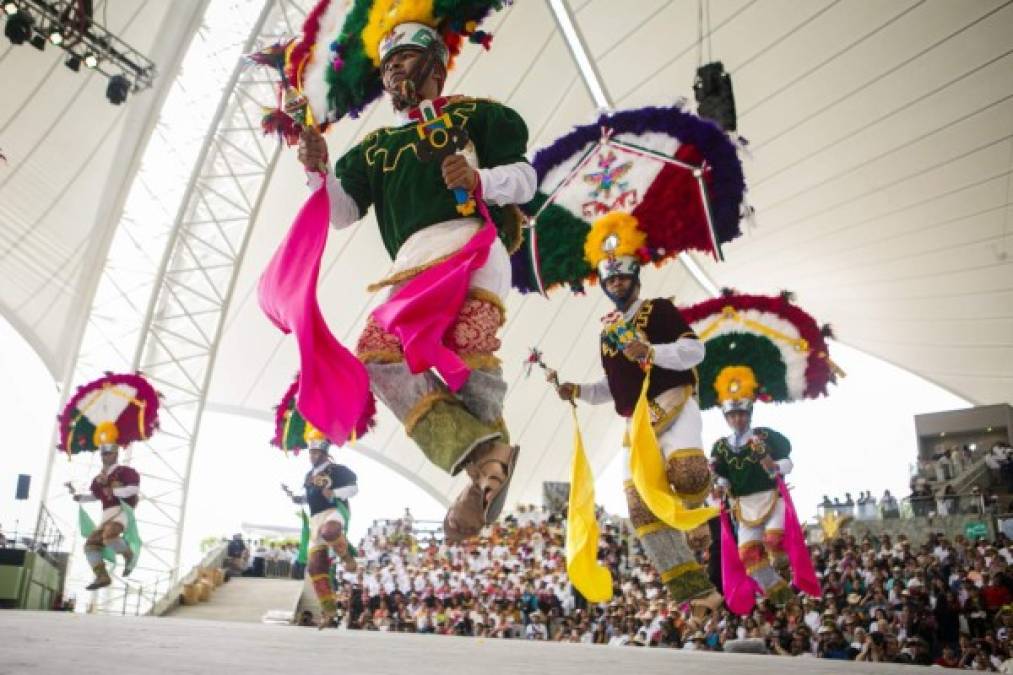 MÉXICO. La Guelaguetza arranza en Oaxaca. Inicio de las festividades de la Gelaguetza en el estado de Oaxaca, se trata de tradicional festividad cuyos orígenes datan de la época prehispánica.