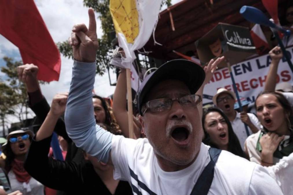 Sindicatos del sector público iniciaron la huelga el lunes 10 de setiembre contra una propuesta de reforma fiscal en discusión en la Asamblea Legislativa (congreso)