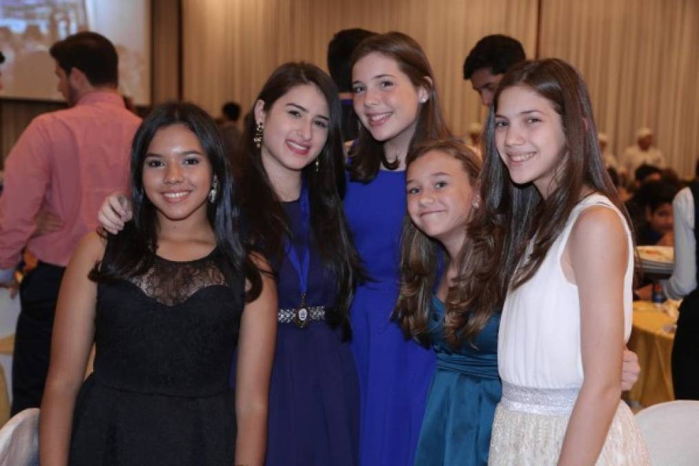 Karla Antúnez, Sandra Rosenthal, Giulianan Samiciottoly, Eliza Berkeley y Nicole Ustariz.