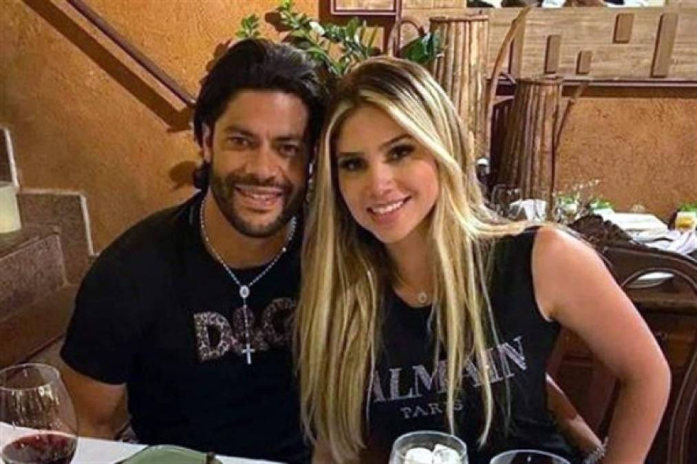 Hulk, quien empezó a salir con Camila en diciembre de 2019, dio algunos detalles sobre su antigua relación con Iran y desmintió que la joven manejara la vida de su tía: “Desde el momento en que comencé a salir contigo, comencé a apoyarte a ti y a toda tu familia', disparó.