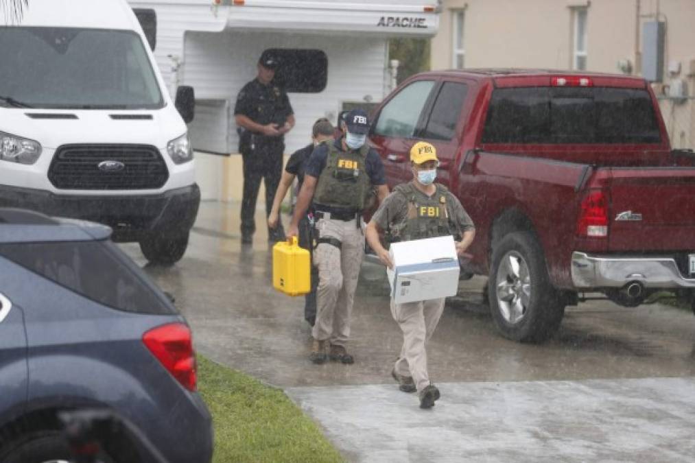 Hace más de dos semanas, Laundrie regresó sólo a su casa de North Port, Florida, con la camioneta de su novia y se negó a cooperar con la policía sobre la desaparición de Petito.