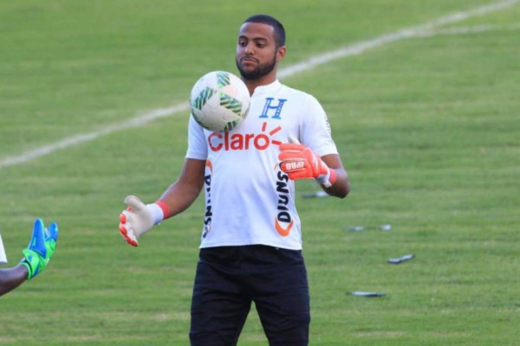 Edrick Menjíar - El joven portero del Olimpia se ha ganado la titularidad con Manuel Keosseián y sentó a Donis Escober. Sin duda, Fabián Coito lo tendrá en encuenta.