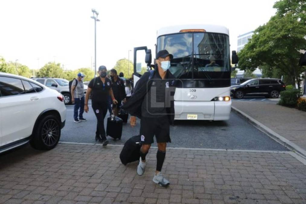 Posteriormente la plantilla del Olimpia se trasladó al hotel de concentración .