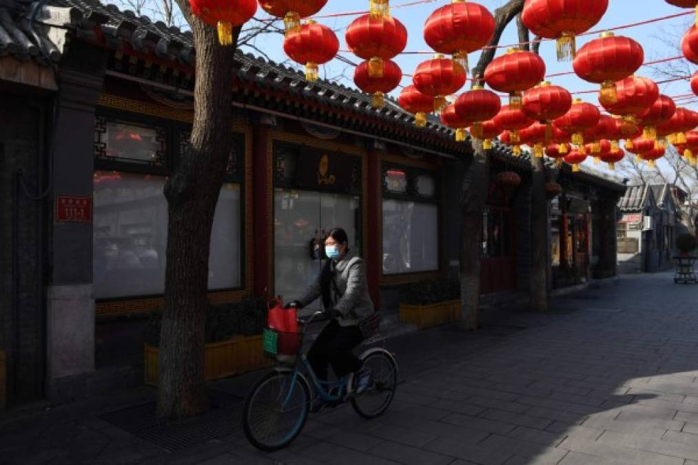 De los diez millones de personas que partieron de Pekín para las vacaciones del Año Nuevo Lunar, ocho millones todavía no habían regresado la semana pasada a la capital china.