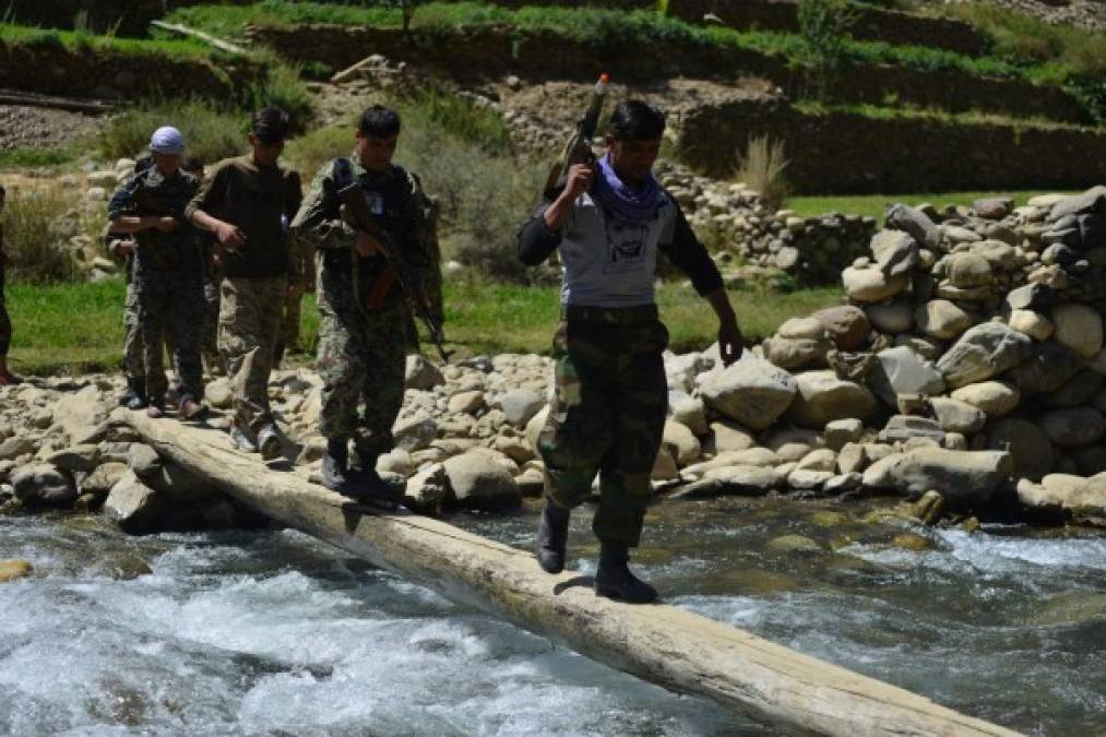 El FNR dijo haber infligido importantes pérdidas a los talibanes, cuya ofensiva afirma contener, pero no comunicó cifras. En las redes sociales, cuentas protalibanas hablan de 31 combatientes del Panshir muertos.