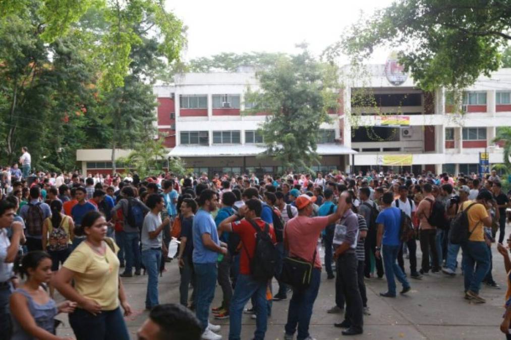 Los estudiantes de la Unah-vs se mantienen en asambleas. Foto: Amílcar Izaguirre.