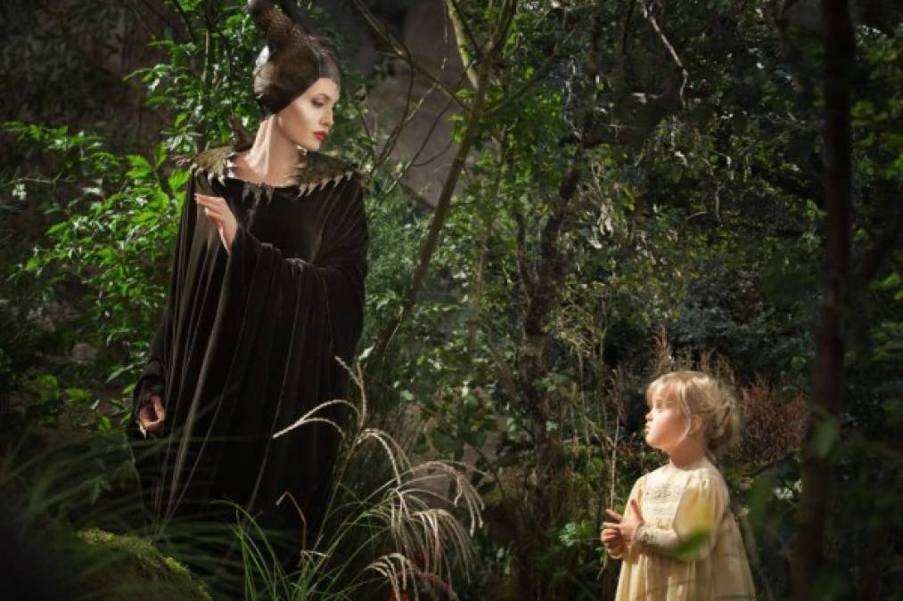 Aunque Angelina contó que ninguno de sus hijos se inclinaba por la actuación, ha sido precisamente Vivienne quien dio su primer paso en este terreno al aparecer en la película Maléfica dando vida a la Princesa Aurora en su infancia.<br/>