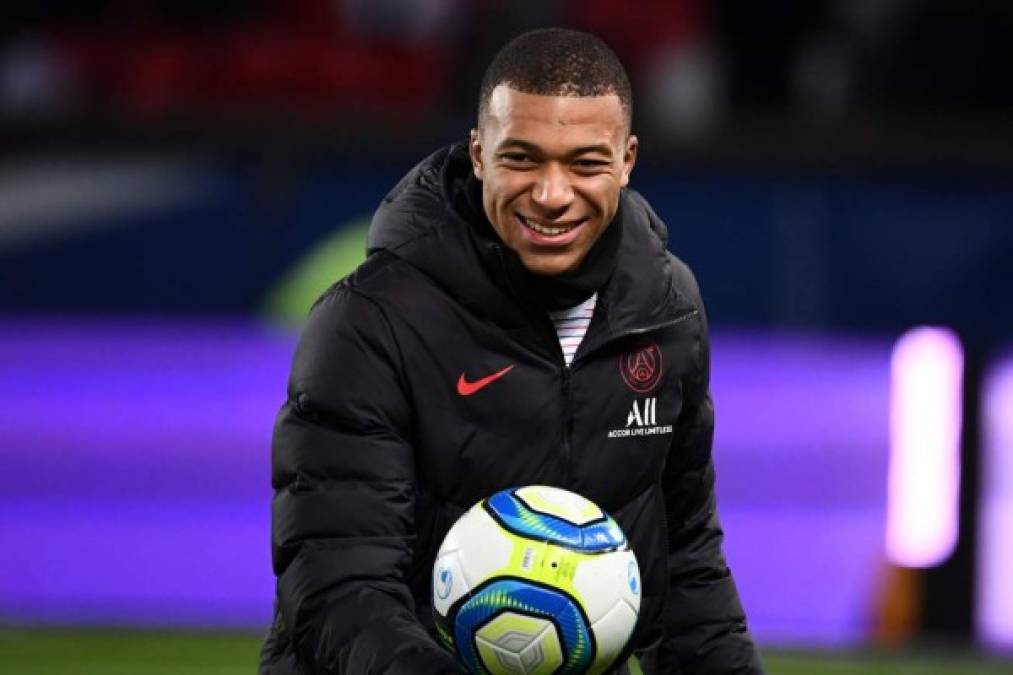 Kylian Mbappé​ (20 años) - El joven atacante francés es el gran sueño de la dirigencia del Barcelona, pero es casi imposible que salga del PSG. Si el club parisino no quiso vender a Neymar en el mercado pasado, difícilmente traspasará a su jugador insignia.