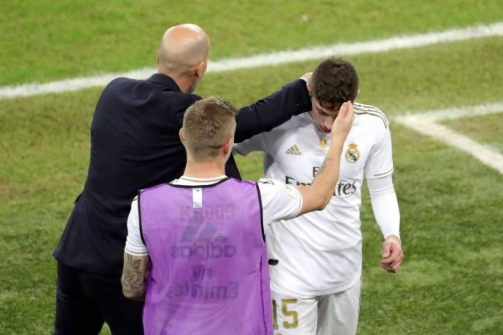 Zinedine Zidane y Toni Kroos también consolaron a Fede Valverde.