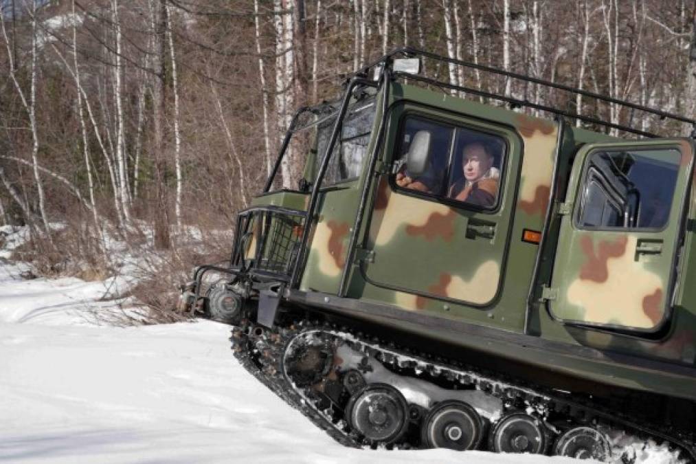 Putin es un amante a los recorridos de este tipo. En octubre de 2019, los medios publicaron imágenes de ambos políticos rusos escalando un monte y disfrutando de la naturaleza otoñal.