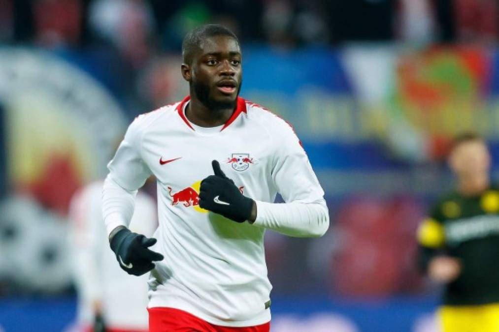 Según Daily Express, el Barcelona está interesado en el joven central francés del RB Leipzig, Dayot Upamecano, como posible recambio de Samuel Umtiti. Su precio rondaría los 53 millones de euros y el Arsenal también estaría interesado en él.