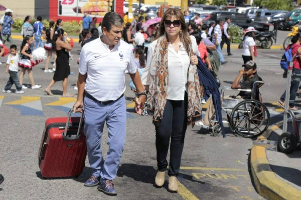 Claudia Uribe es la esposa del entrenador colombiano Jorge Luis Pinto, que dirige al combinado catracho.