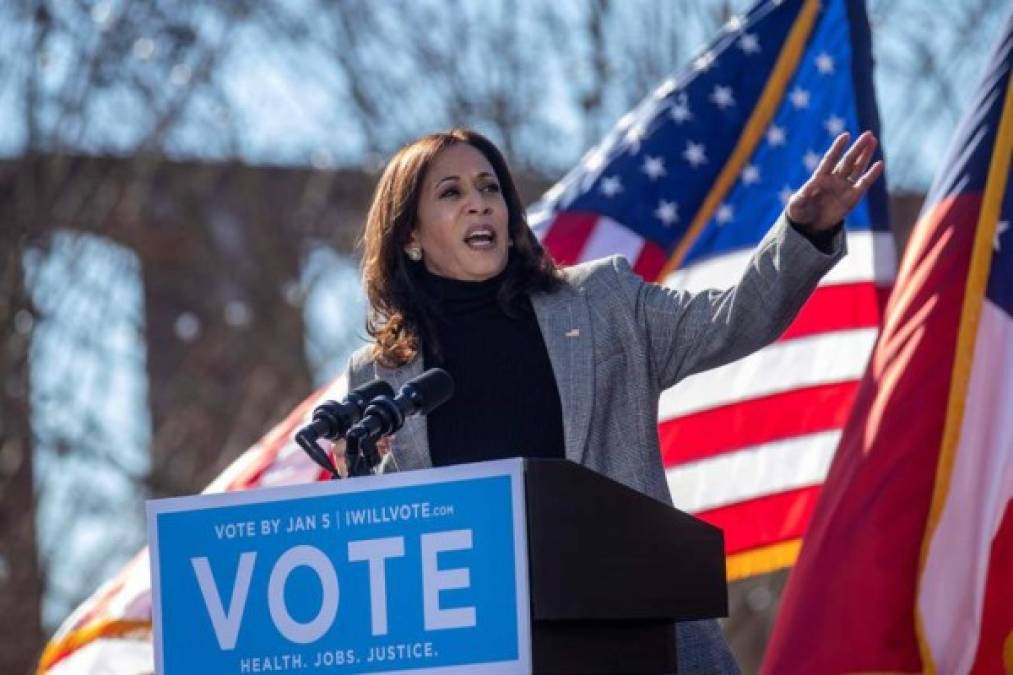 Durante la campaña, Harris cuestionó fuertemente a Trump por su manejo caótico de la pandemia, los disturbios por la injusticia racial y sus duras medidas contra la inmigración. FOTO EFE