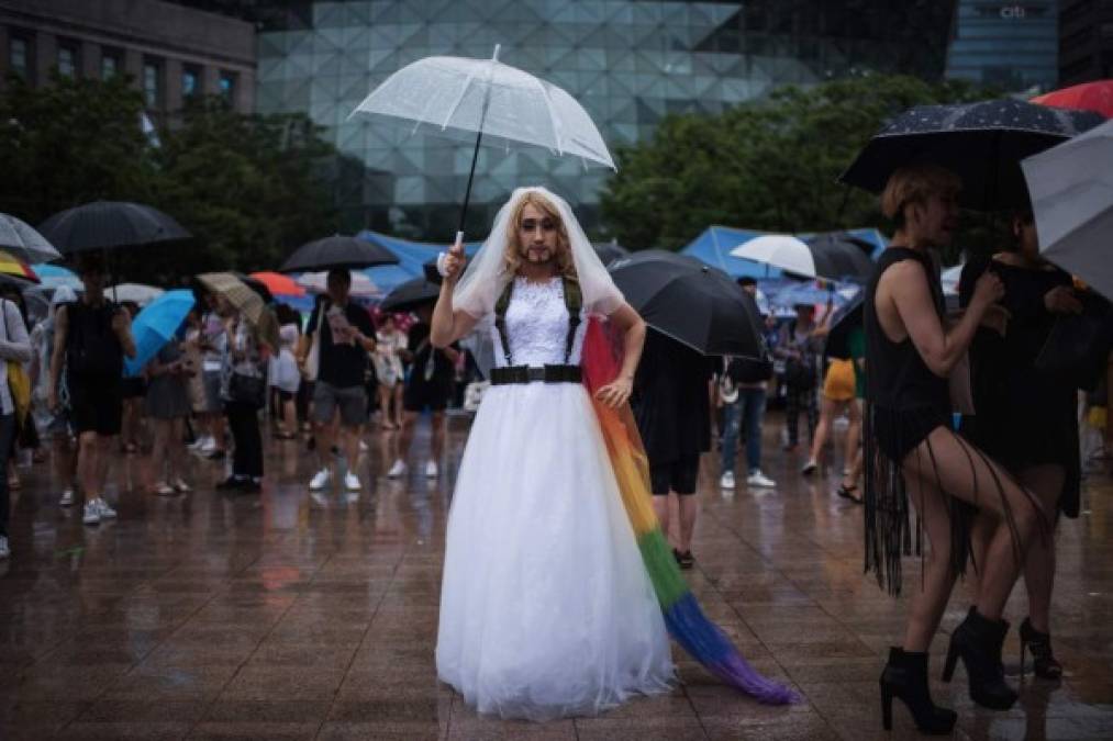 Miles de personas protestaron por los derechos de la comunidad LGTB en Seúl, Corea del Sur.<br/>