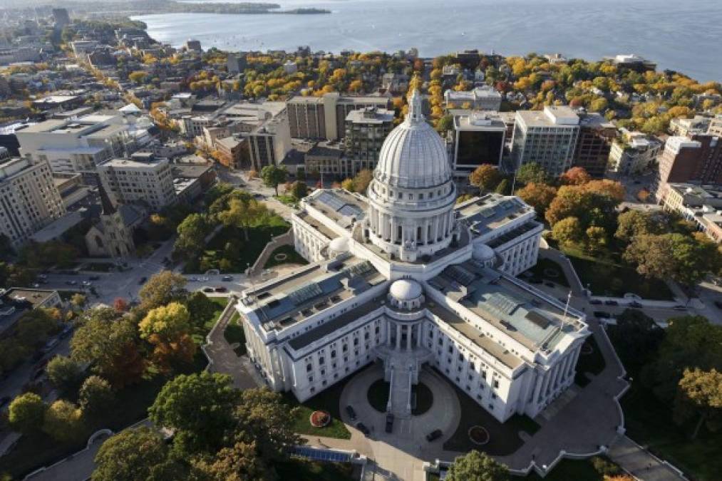 Madison, Wisconsin: Es la capital del estado de Wiconsin. Su economía se basa en la oferta de servicios con tecnología de punta en el tratamiento de enfermedades y el sector publicitario.