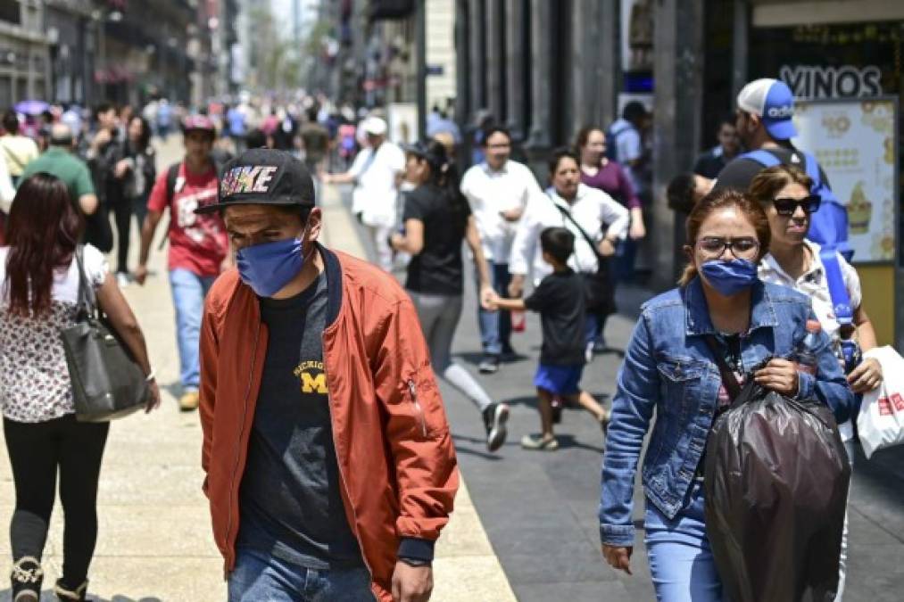 Desde el pasado viernes la capital mexicana vive una concentración de partículas finas y partículas suspendidas totales más elevada que lo normal debido a los incendios forestales y urbanos reportados en zonas aledañas.