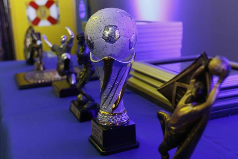 Estos fueron los trofeos que se entregaron a los mejores de le temporada.