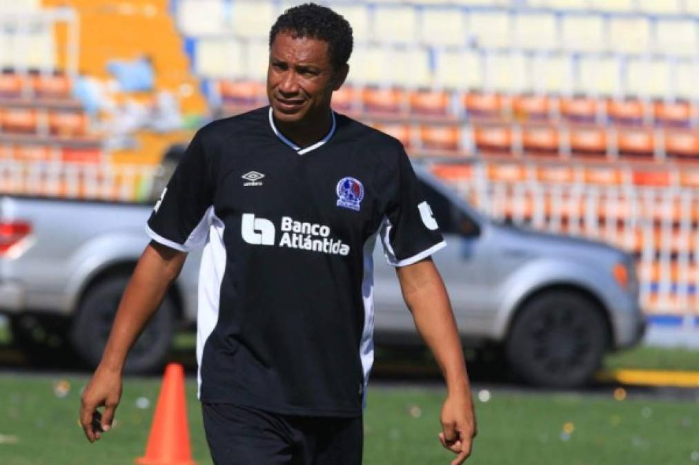 Mario Beata no seguirá en el Olimpia luego de la salida del entrenador uruguayo Manuel Keosseián.