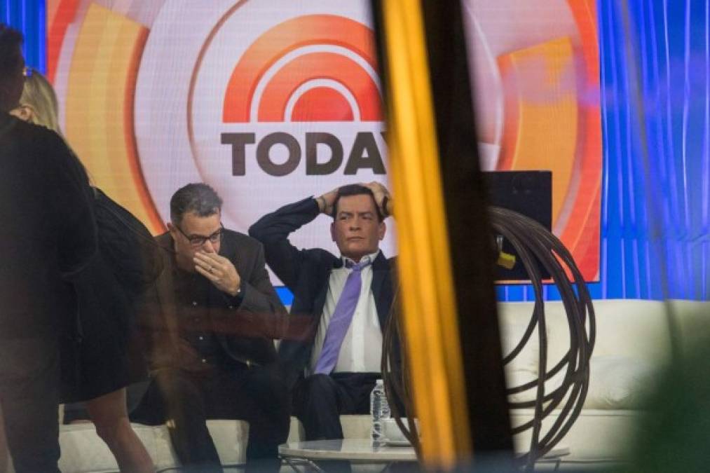 Charlie Sheen dijo en una entrevista para el programa 'Today' de la cadena NBC que era VIH positivo y se refería a su condición porque era objeto de chantajes.