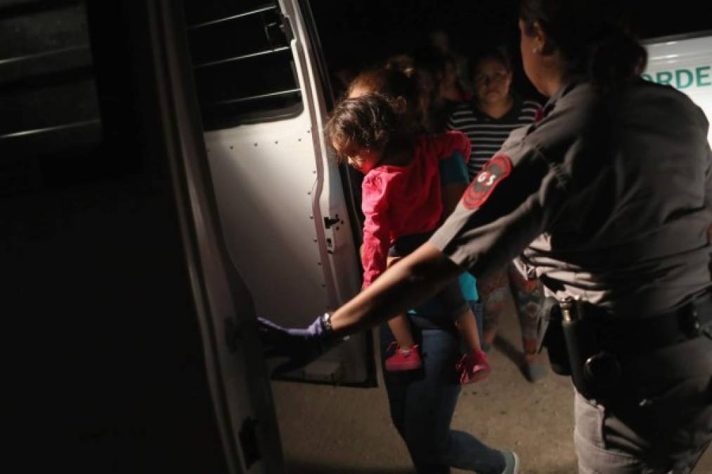 Pese a las críticas, el Gobierno de Trump afirmó que continuarán separando a las familias en la frontera.