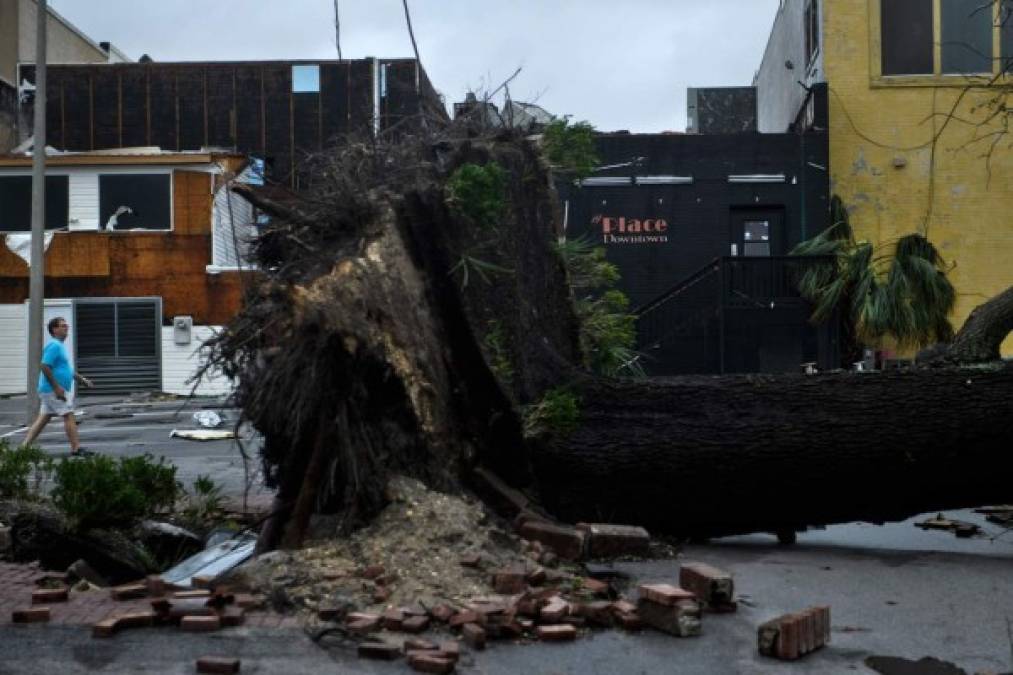 Storm damage is seen after Hurricane Michael in Panama City, Florida on October 10, 2018. - Michael slammed into the Florida coast on October 10 as the most powerful storm to hit the southern US state in more than a century as officials warned it could wreak 'unimaginable devastation.' Michael made landfall as a Category 4 storm near Mexico Beach, a town about 20 miles (32kms) southeast of Panama City, around 1:00 pm Eastern time (1700 GMT), the National Hurricane Center said. (Photo by Brendan Smialowski / AFP)