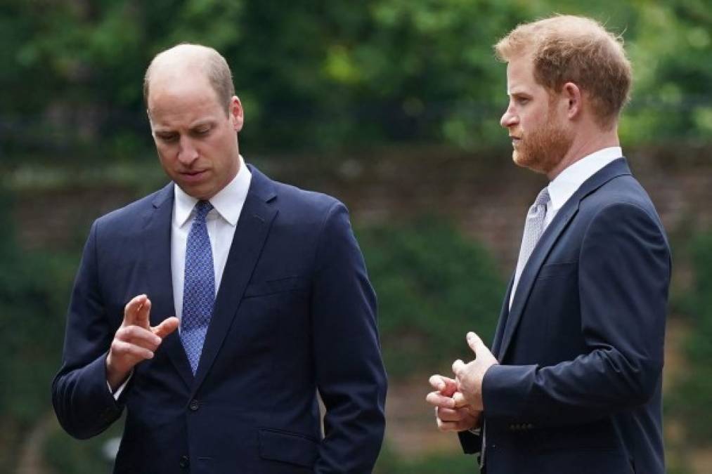Desde entonces, los dos hermanos se vieron brevemente en el castillo de Windsor con ocasión del funeral de su abuelo, el príncipe Felipe, en abril, pero sin signos aparentes de que las tensiones hayan disminuido.