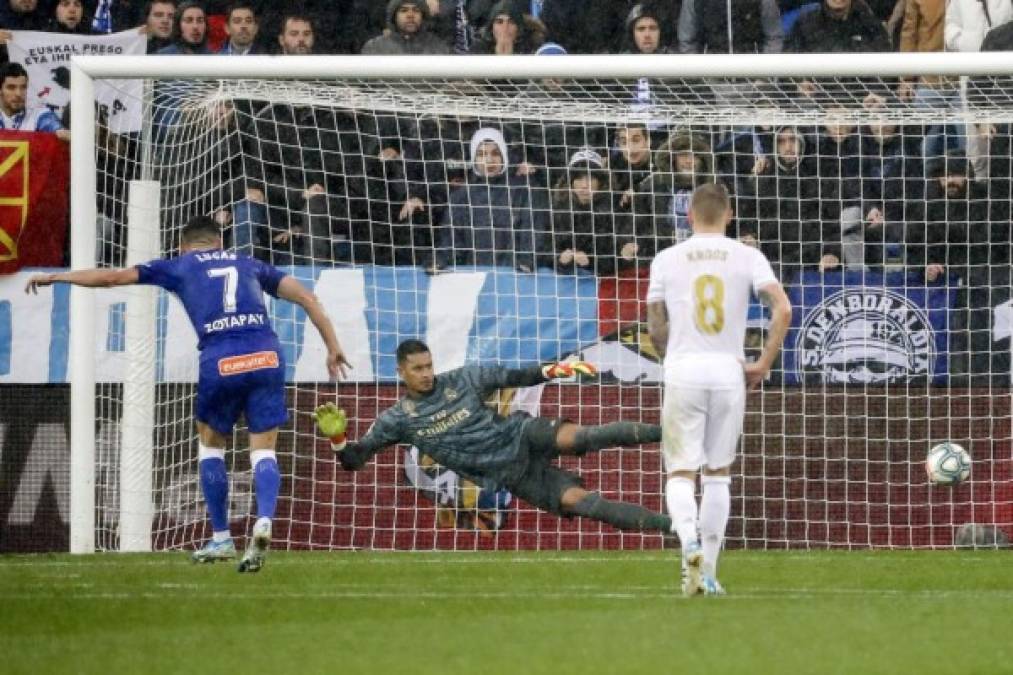 Lucas Pérez lanzó el penal del Alavés y no falló contra Alphonse Areola para hacer el empate 1-1 en el partido.