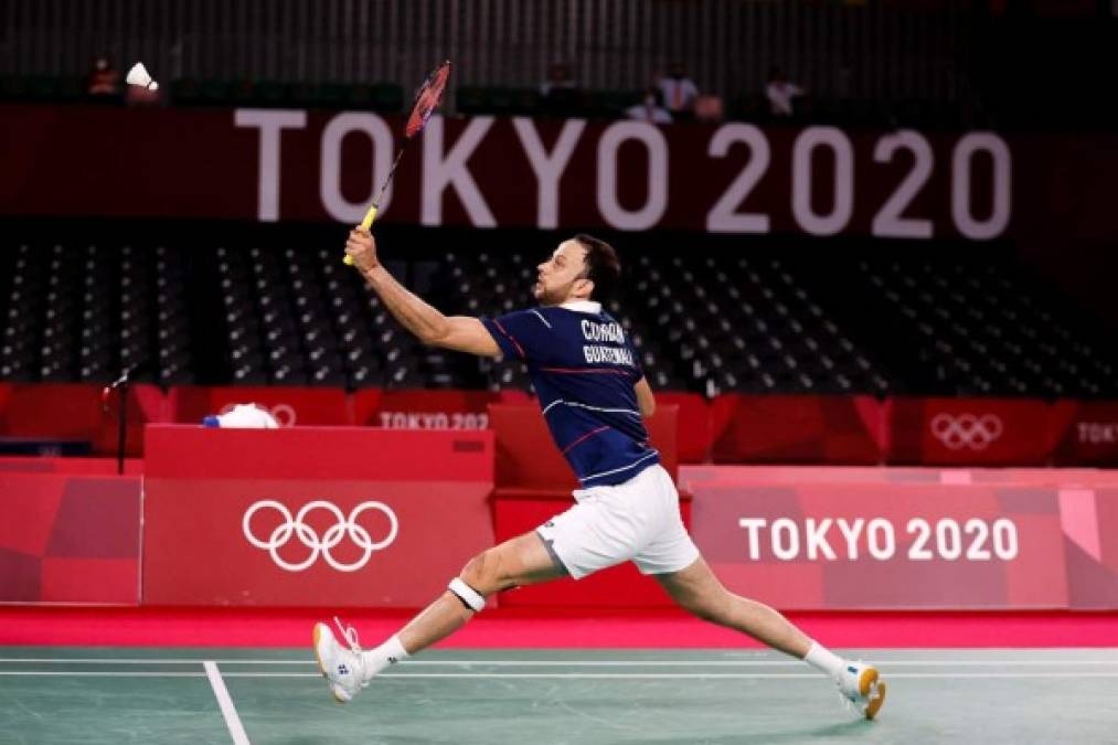 No podía dejar de llorar. Solo unos minutos después se incorporó y saltó por la cancha de alegría, celebrando un resultado histórico para él pero también para el bádminton, un deporte dominado por asiáticos y europeos.