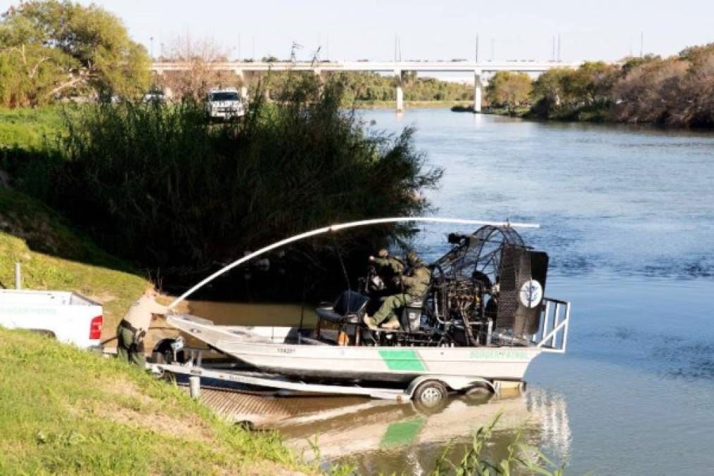 Los agentes fronterizos han incrementado los patrullajes en el Río Bravo tras incrementarse los arrestos de indocumentados en Texas, Arizona y Nuevo México en los últimos meses.