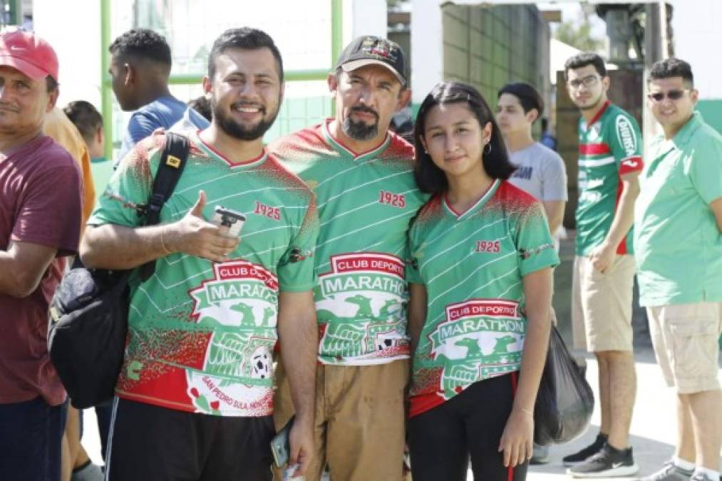 La afición de Marathón llega en familia al Yankel.