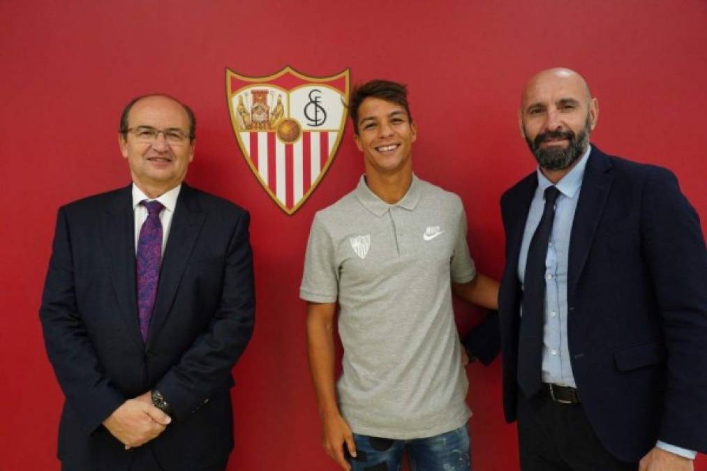 El Sevilla ha fichado al centrocampista español Óliver Torres por 12.000.000 €. Firma hasta junio de 2024 y llega procedente del Oporto.