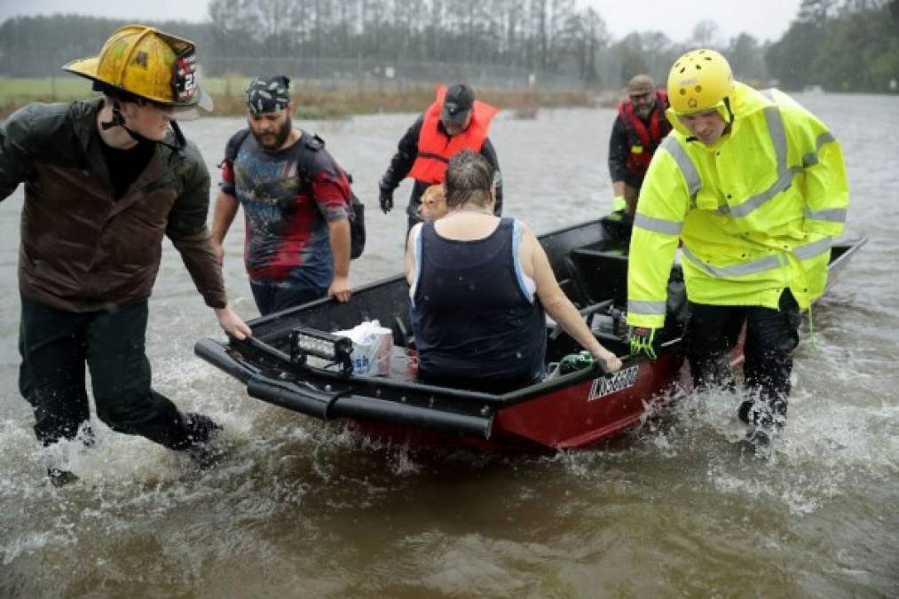 Este drama se desarrolló en la localidad de New Bern, situada en la desembocadura del río Neuse, que quedó anegada cuando el huracán Florence, de categoría 1, aún no tocaba tierra.