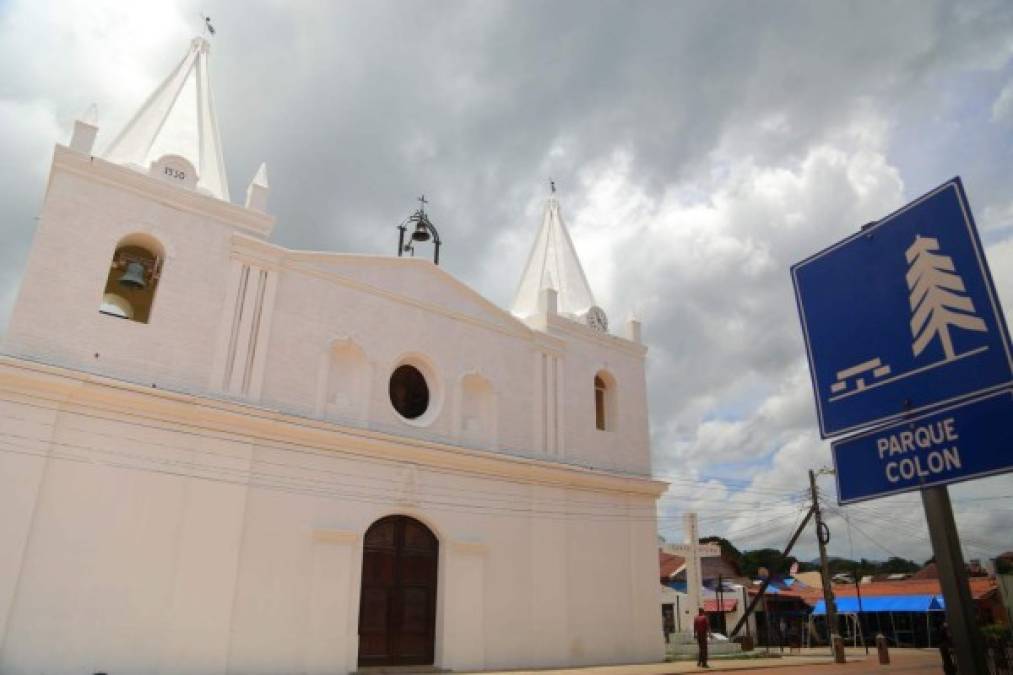 El Parque Colón es otro de los atractivos de la ciudad frente a la catedral.