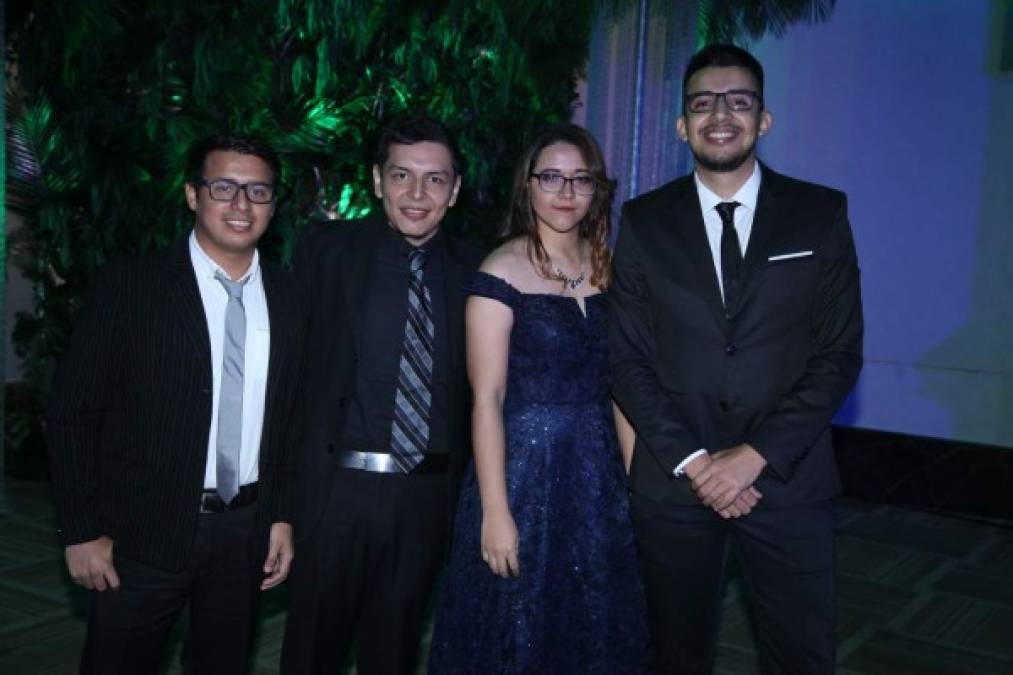 Erwin Orellana, Robbie Macías, Ruth Díaz y Kenner Molina.