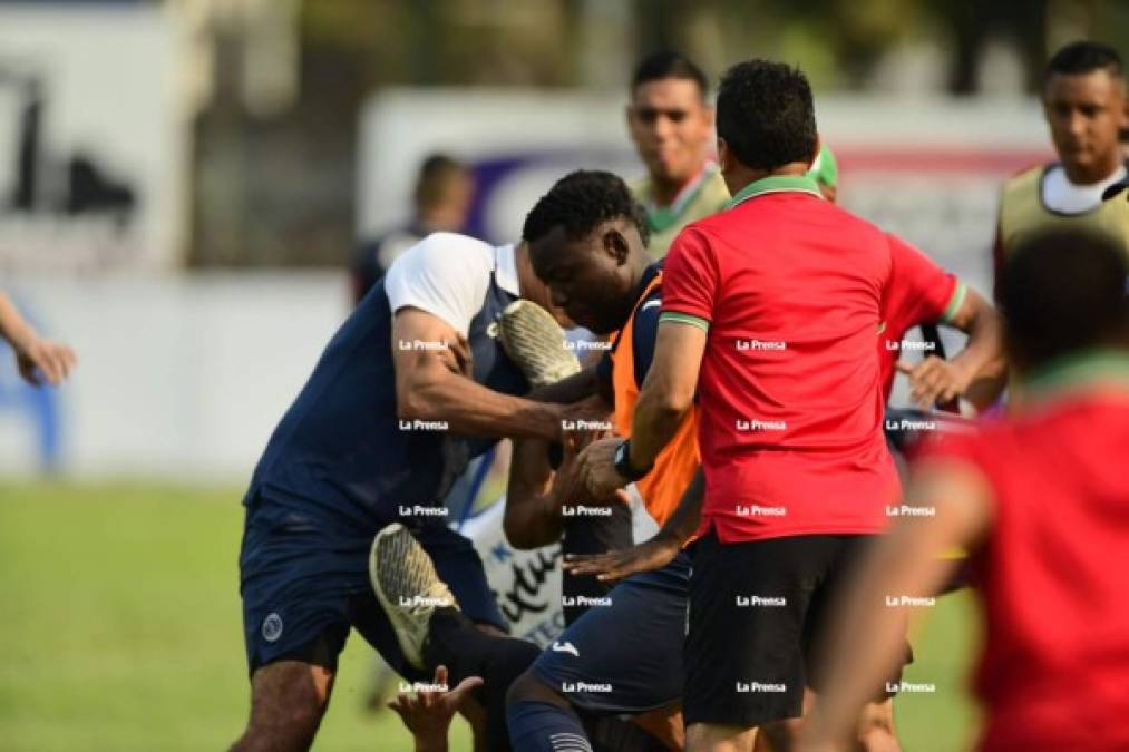 El preparado de porteros del Motagua enloqueció contra el utilero del Marathón.