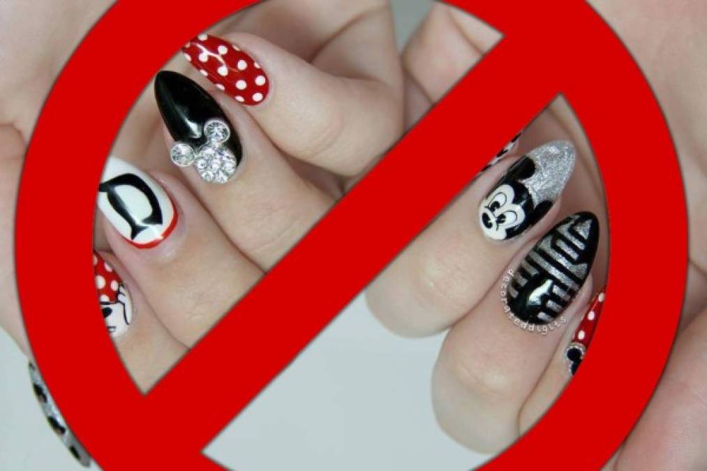 Ni en sueños pueden pintarse las uñas<br/><br/>Las mujeres tienen prohibido que sus uñas midan más de un centímetro de largo o que se las pinten. <br/><br/>En cuanto a los hombres, sus uñas no deben sobresalir de la curva de sus dedos.