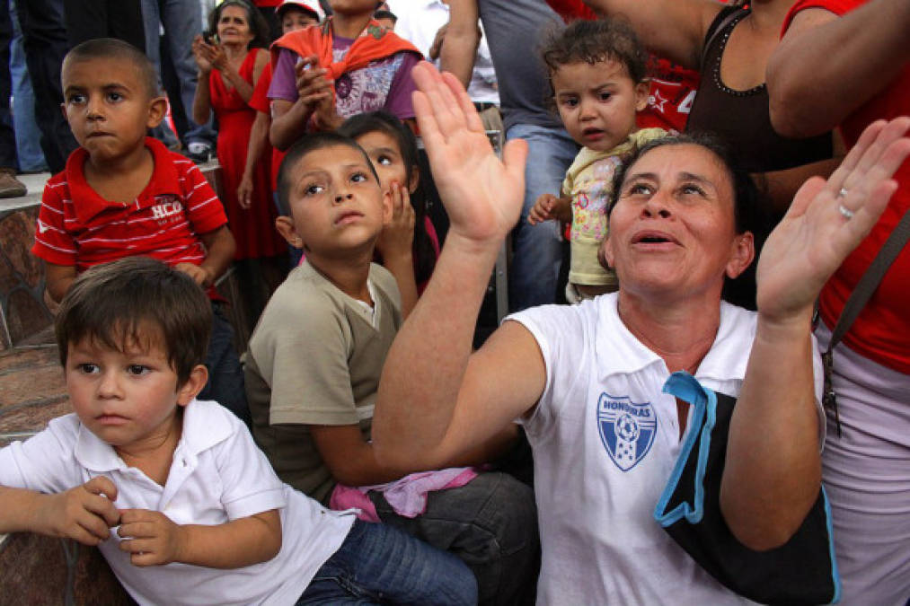 Mitín político de Xiomara Zelaya en San Nicolás, Santa Bárbara, en el occidente de Honduras.