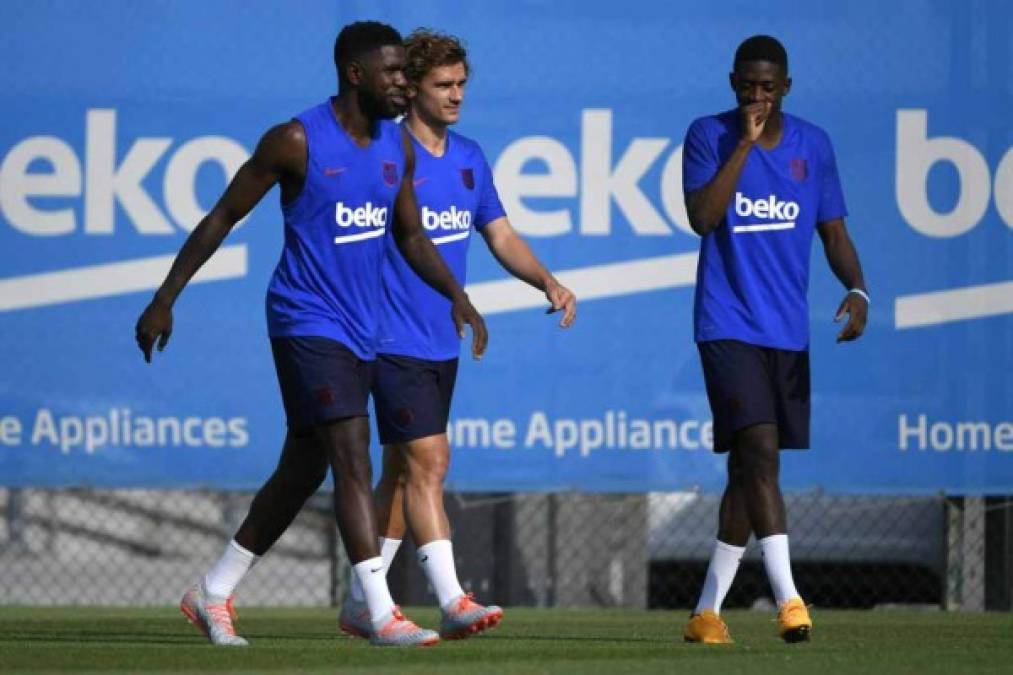 A Griezmann se le vio con Umtiti y Dembélé.