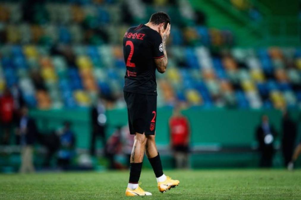 José María Giménez se lamenta luego de perder en cuartos de final.